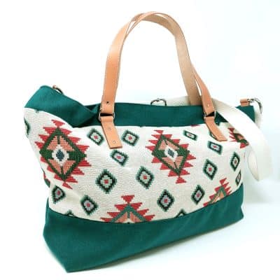 Bolso shopper con estampado étnico y paño turquesa oscuro y asas en cuero natural